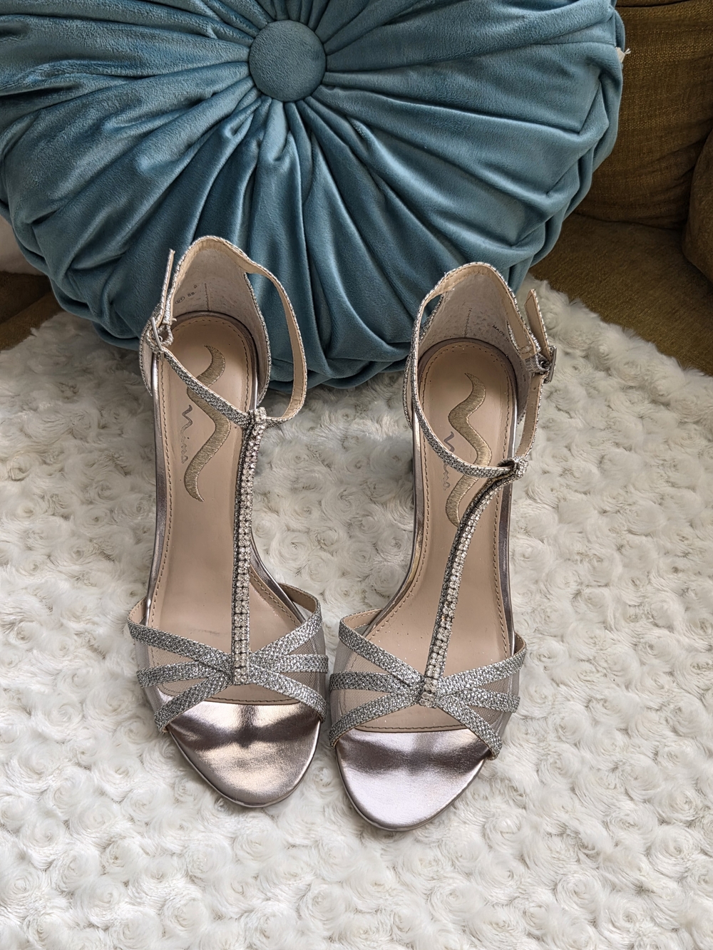Women's Metallic T-Strap Evening Sandals - Silver